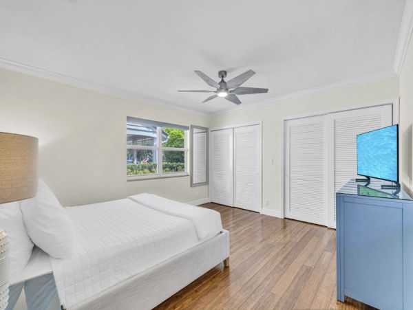 Fort Lauderdale Vacation Rental - Courtyard Pool Home Near Beach